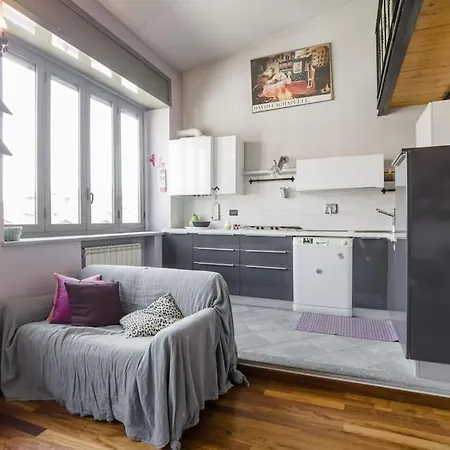 Apartment Luminoso Appartamentino In Centro Per 4